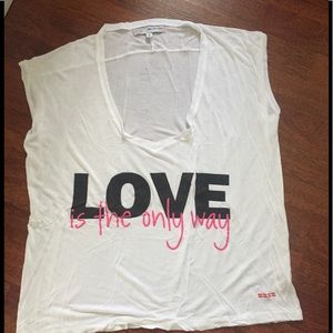 Peace ☮️ Love ❤️ World 🌎 deep v neck tee small